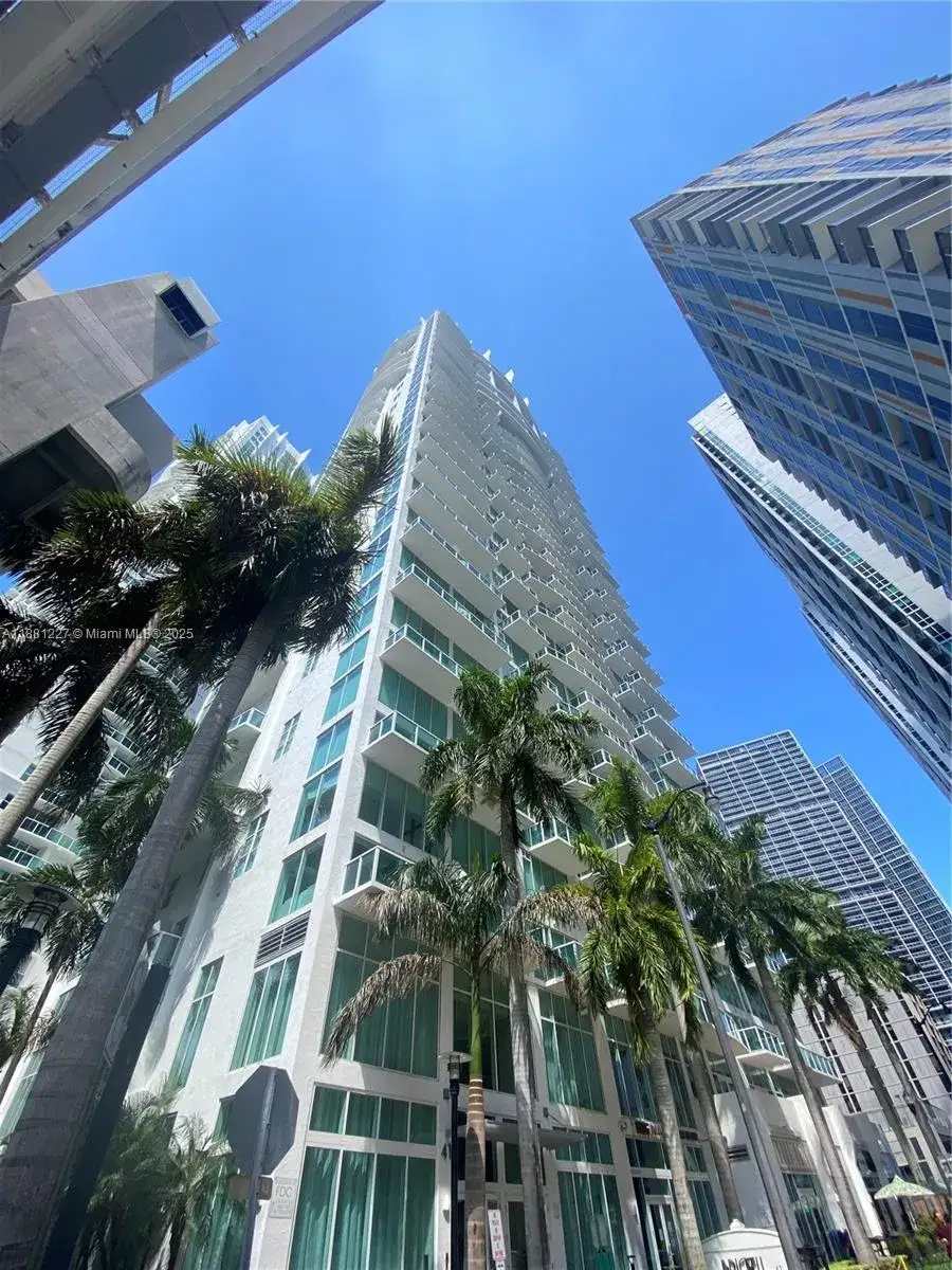 2 bedroom 2 bath Residential for sale at 41 SE 5th St # 1108, Miami FL 33131