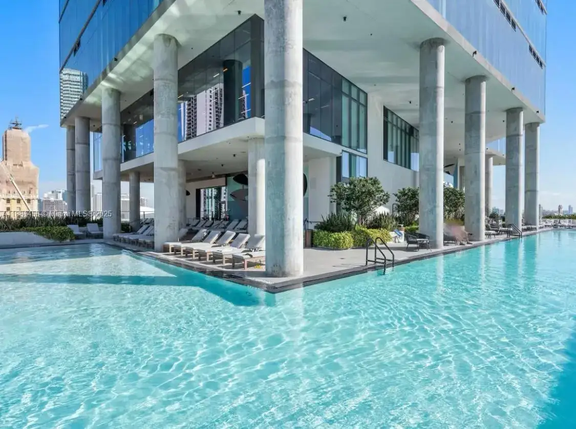 1 bath Residential for sale at 398 NE 5th St # 4004, Miami FL 33132