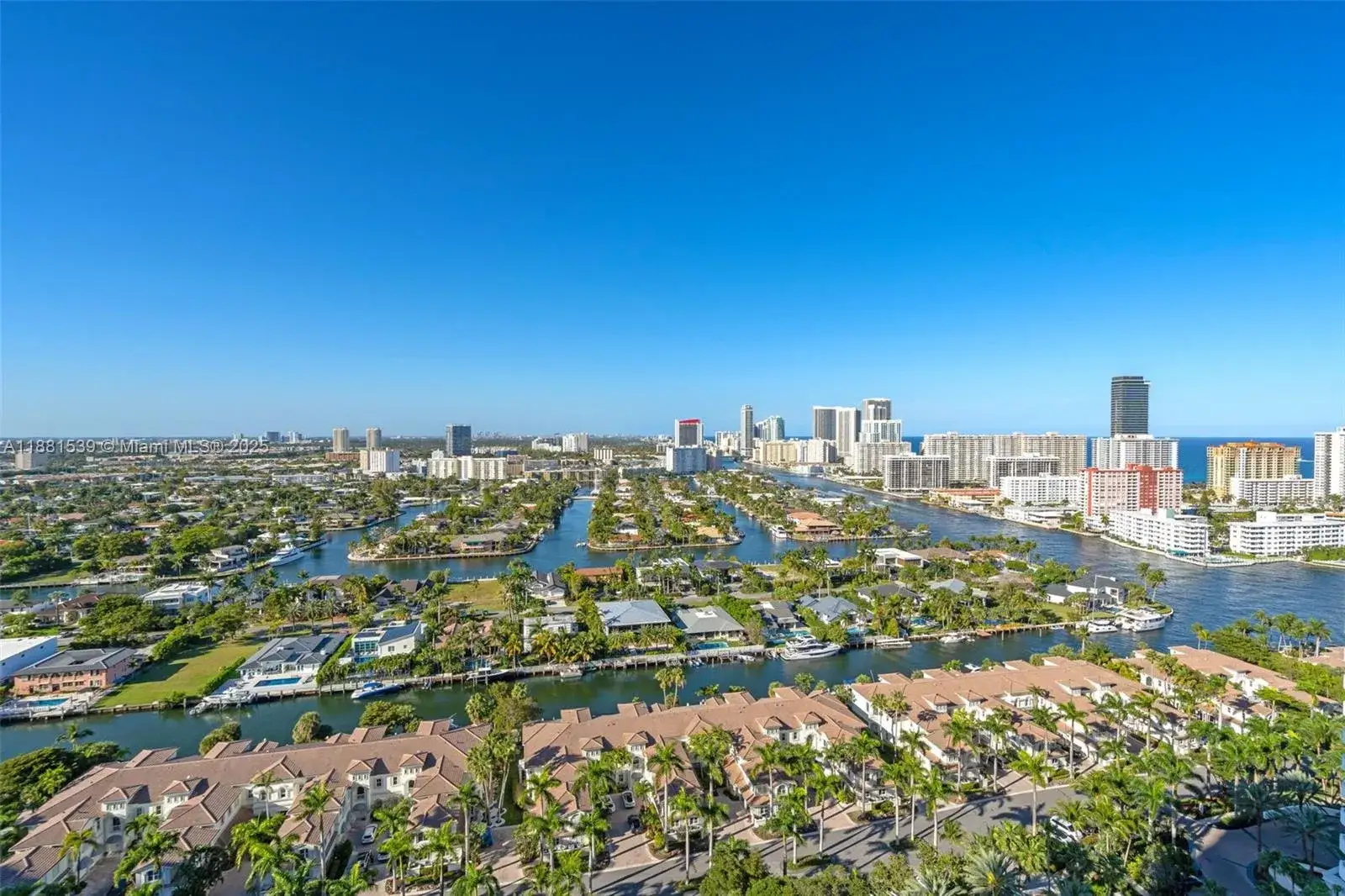 3 bedroom 2 bath Residential for sale at 21205 Yacht Club Dr # 2605, Aventura FL 33180