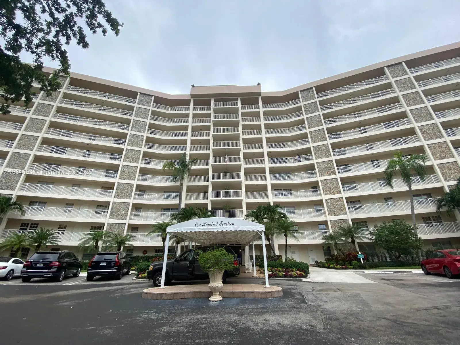 3 bedroom 2 bath Residential for sale at 3507 Oaks Way # 804, Pompano Beach FL 33069