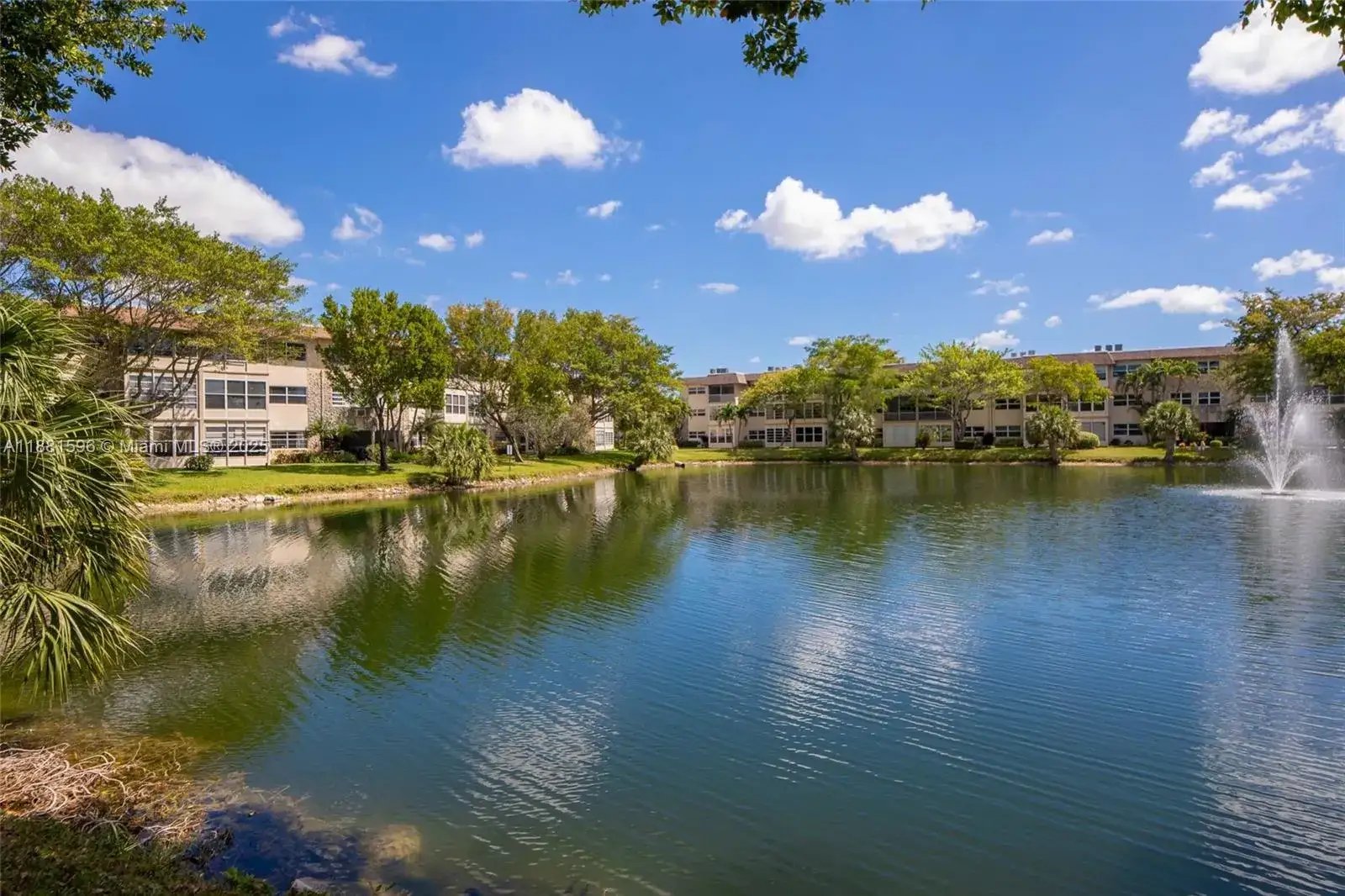 2 bedroom 2 bath Residential for sale at 5000 NW 36th St # 509, Lauderdale Lakes FL 33319
