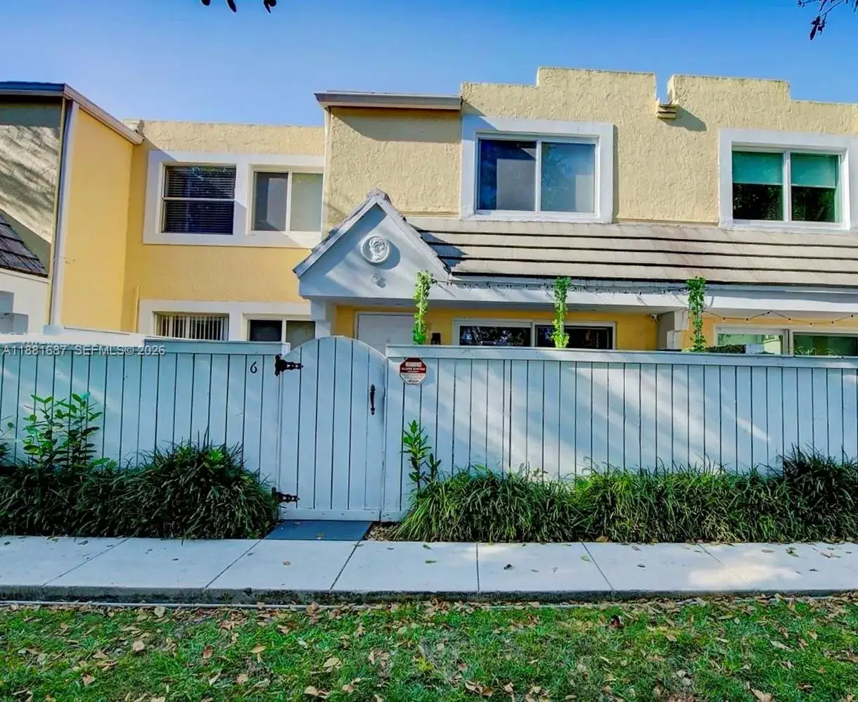2 bedroom 2 bath Residential for sale at 6840 SW 45th Ln, Miami FL 33155