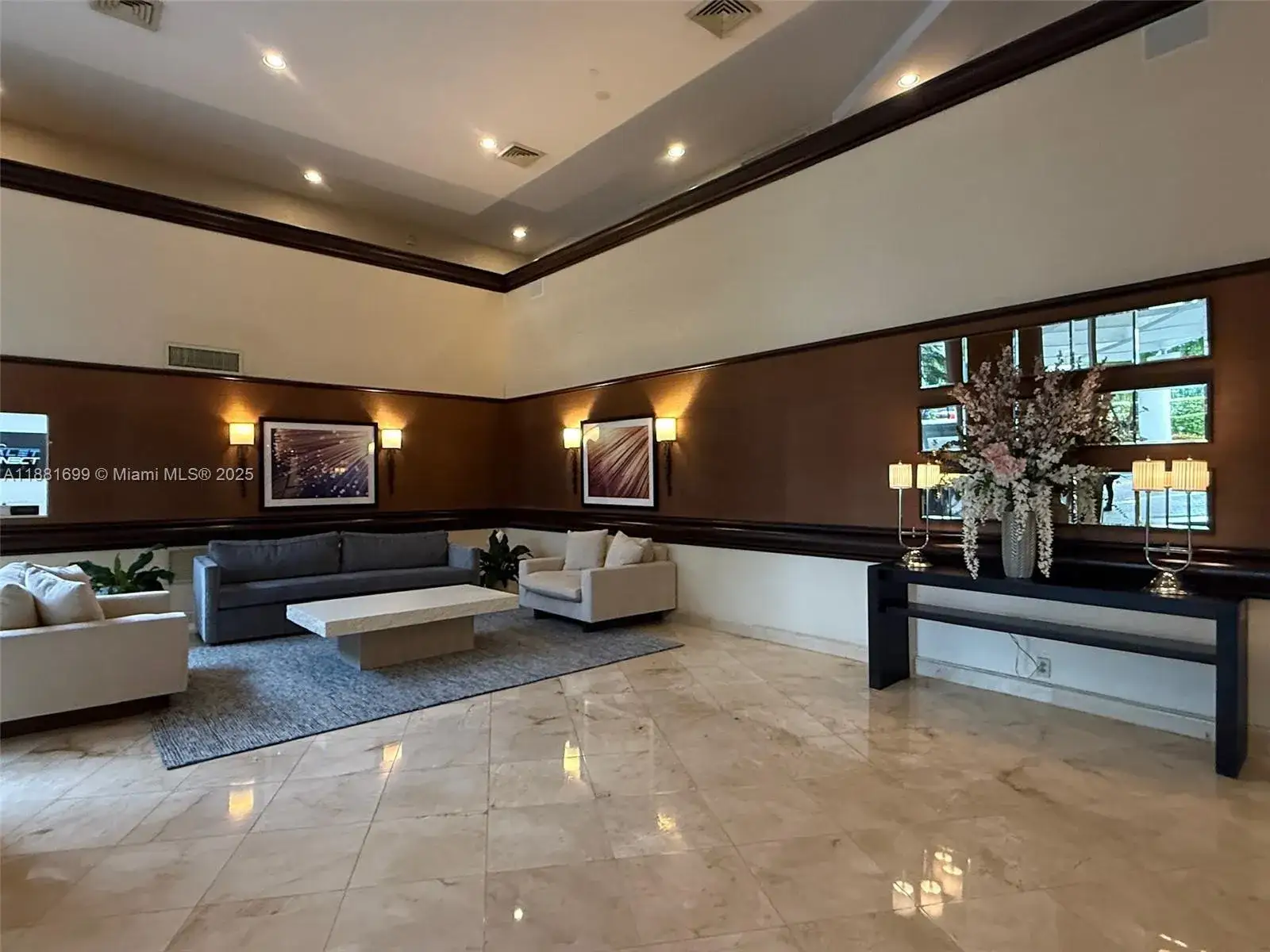 2 bedroom 2 bath Residential for sale at 3400 NE 192nd St # 2103, Aventura FL 33180