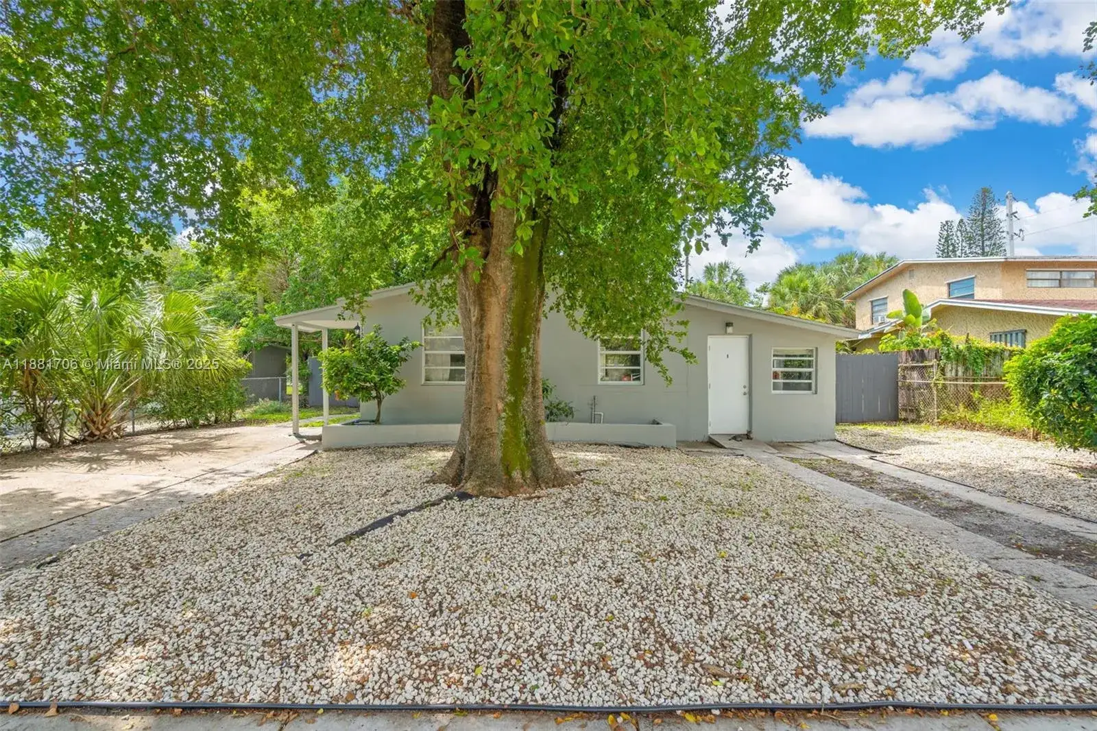 Residential Income for sale at 3380 NW 8th Pl, Lauderhill FL 33311
