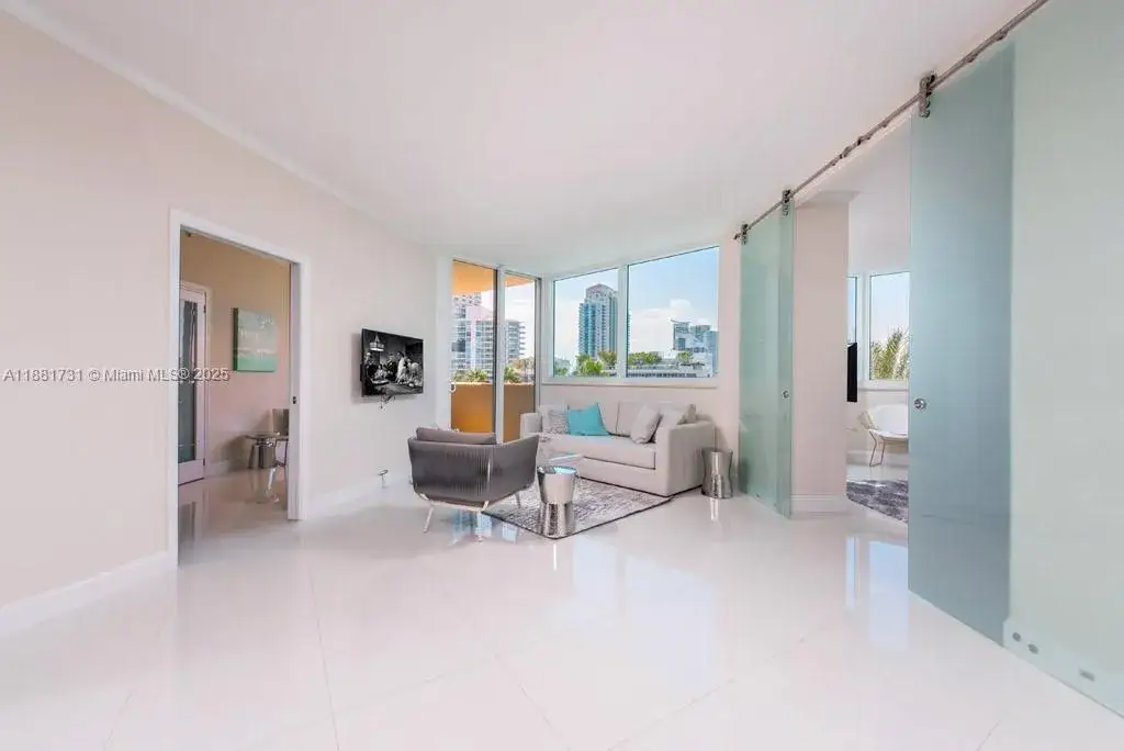 2 bedroom 2 bath Residential Lease for rent at 300 S Pointe Dr # 706, Miami Beach FL 33139