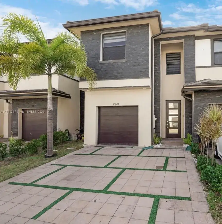 3 bedroom 2 bath Residential for sale at 15809 NW 91st Ct, Miami Lakes FL 33018