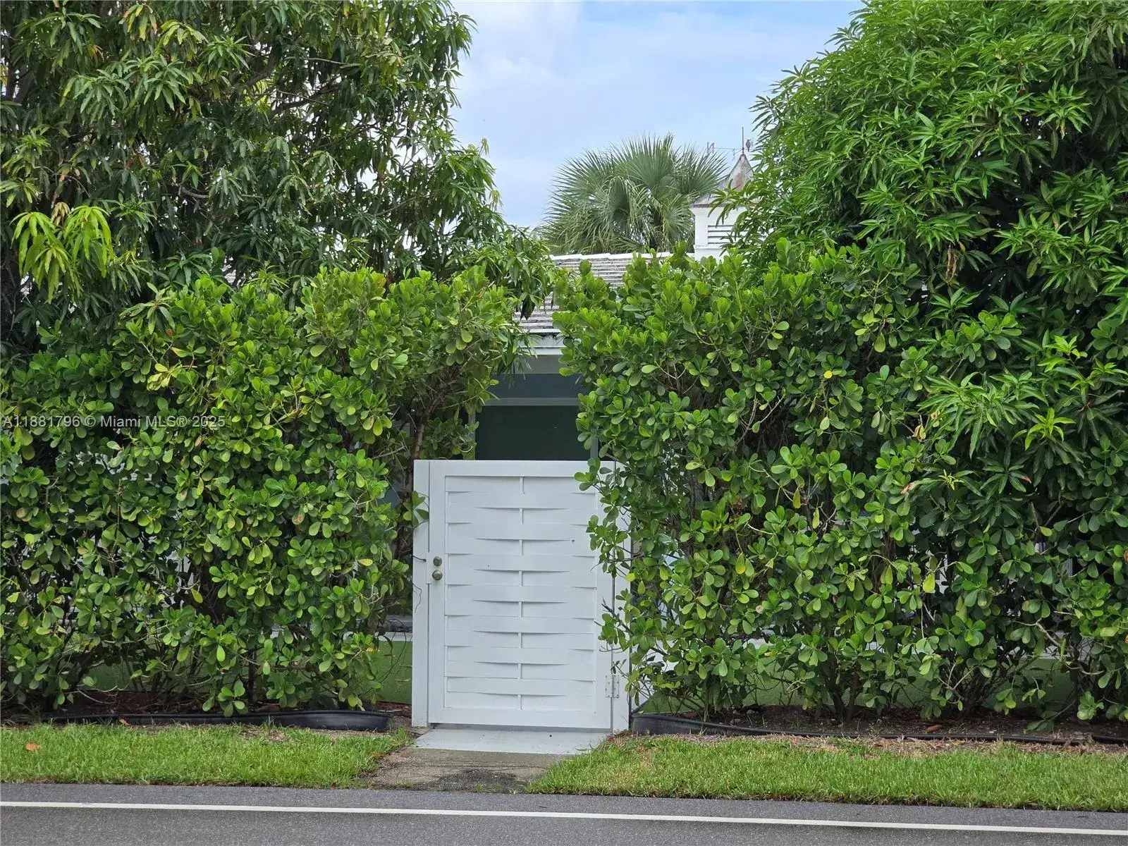 2 bedroom 1 bath Residential Lease for rent at 340 Bamboo Rd, Palm Beach Shores FL 33404