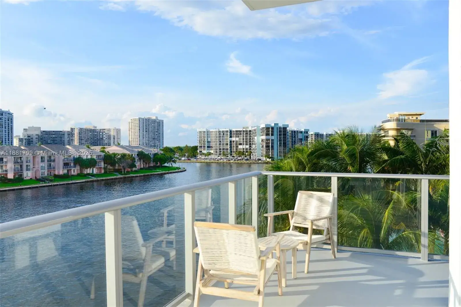2 bedroom 2 bath Residential for sale at 4010 S Ocean Dr # R302, Hollywood FL 33019