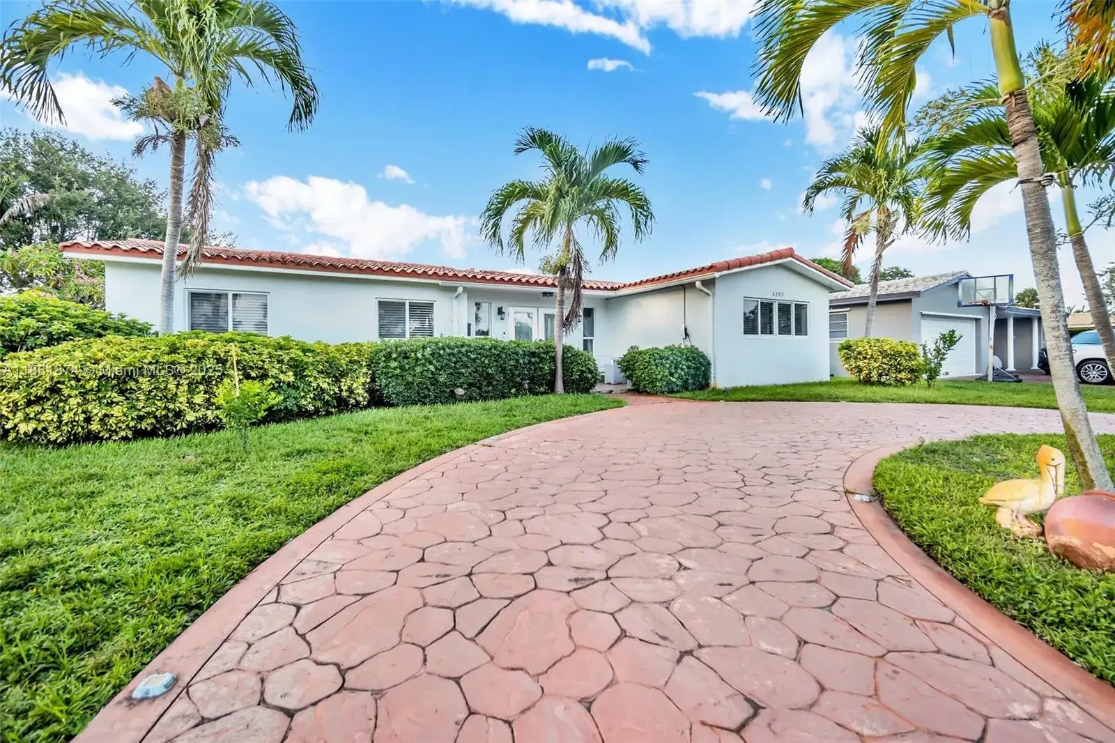 2 bedroom 1 bath Residential Lease for rent at 5207 Hayes St, Hollywood FL 33021