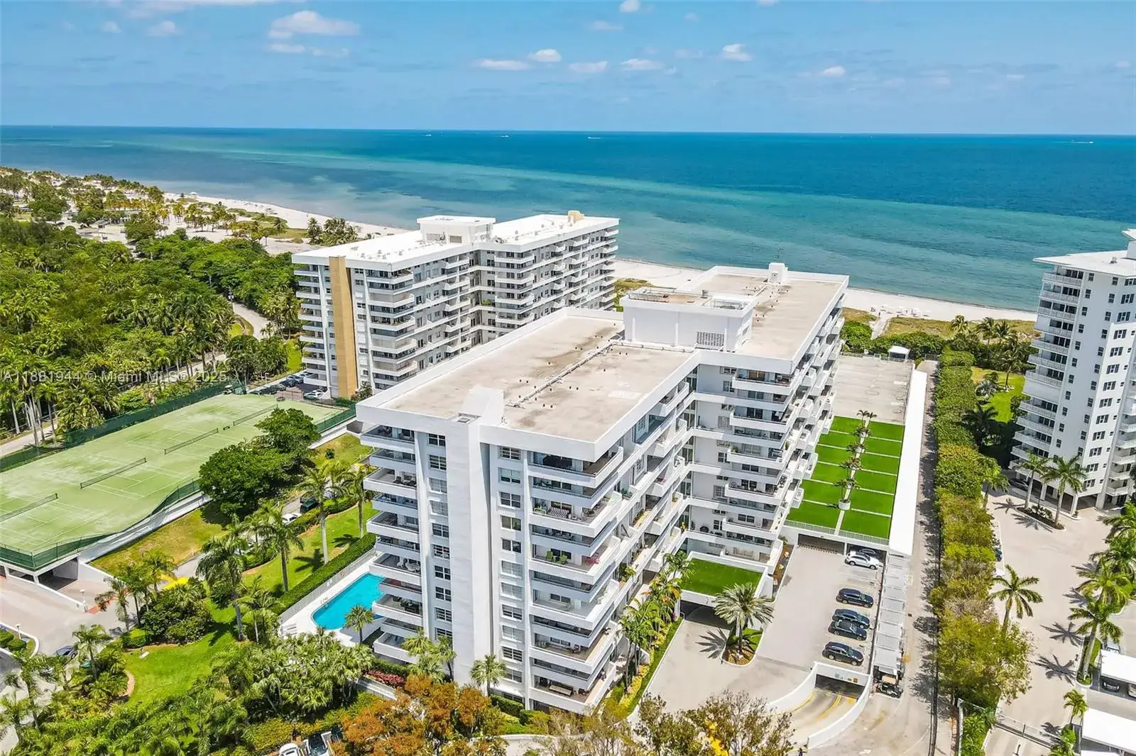 3 bedroom 2 bath Residential for sale at 155 Ocean Lane Dr # 300, Key Biscayne FL 33149