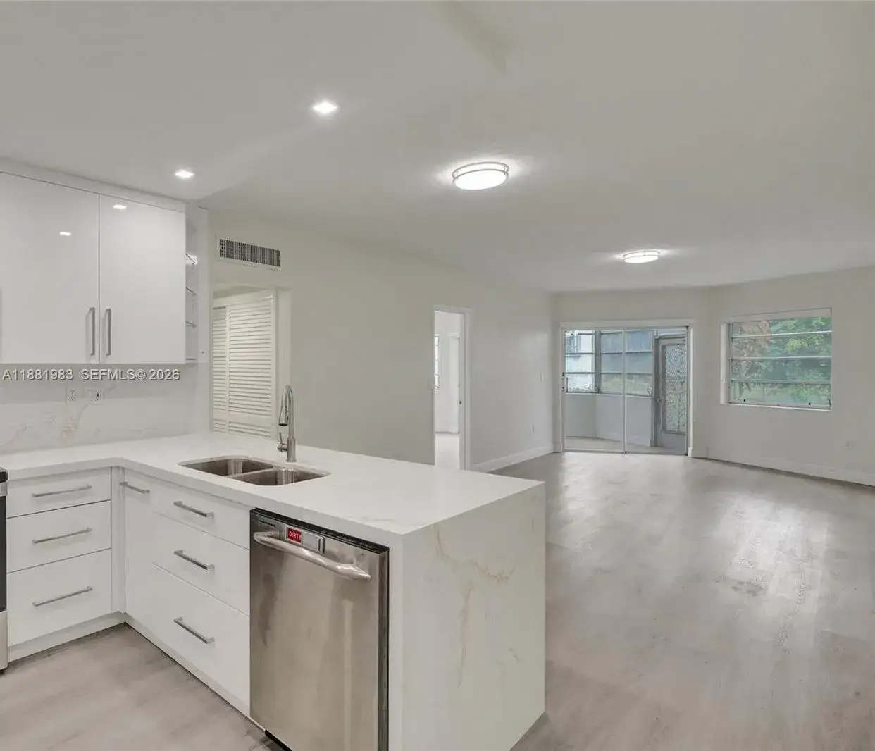 2 bedroom 2 bath Residential for sale at 18720 NE 18th Ave # 116, Miami FL 33179