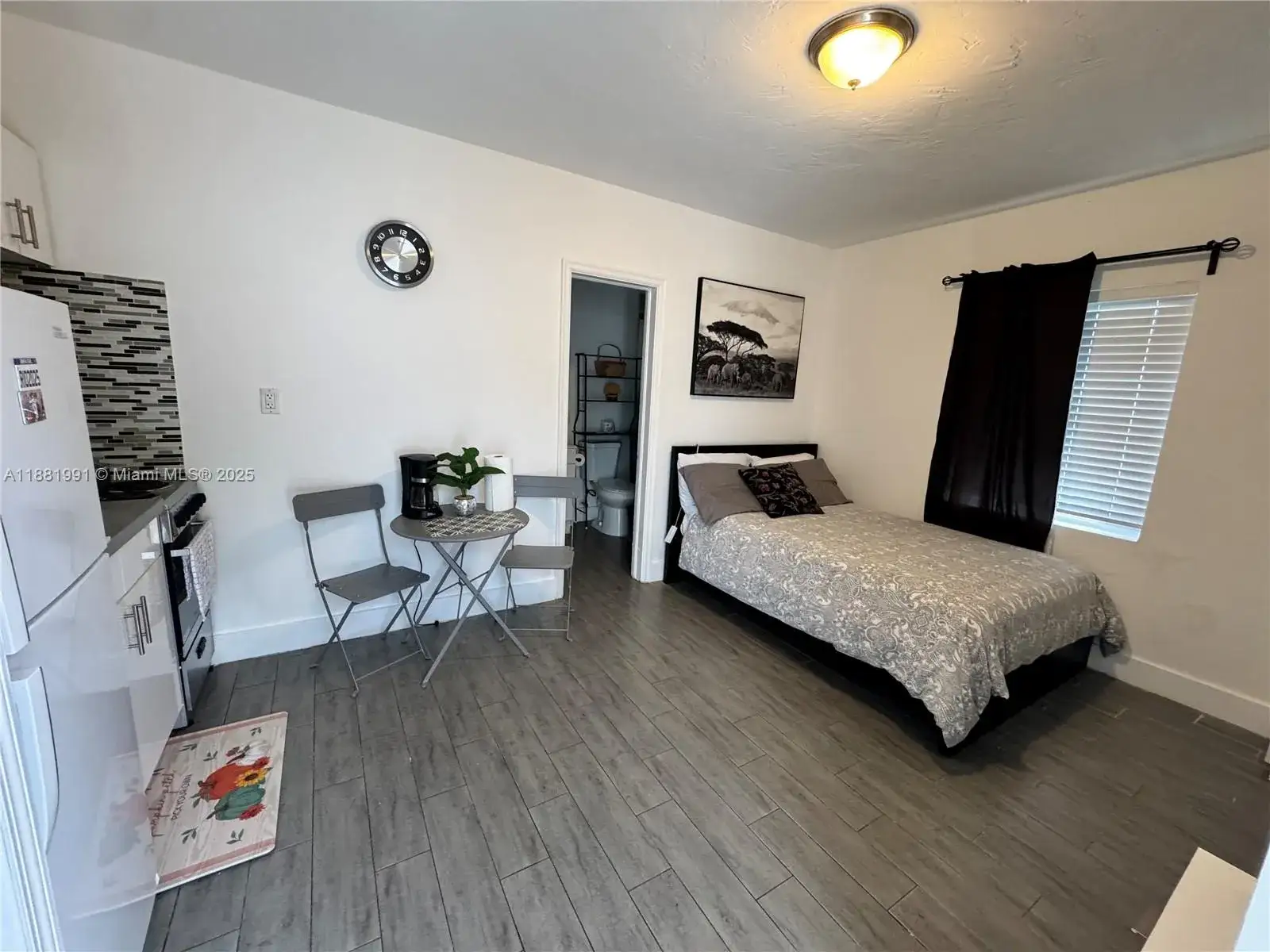 1 bedroom 1 bath Residential Lease for rent at 2305 Monroe St # 1, Hollywood FL 33020