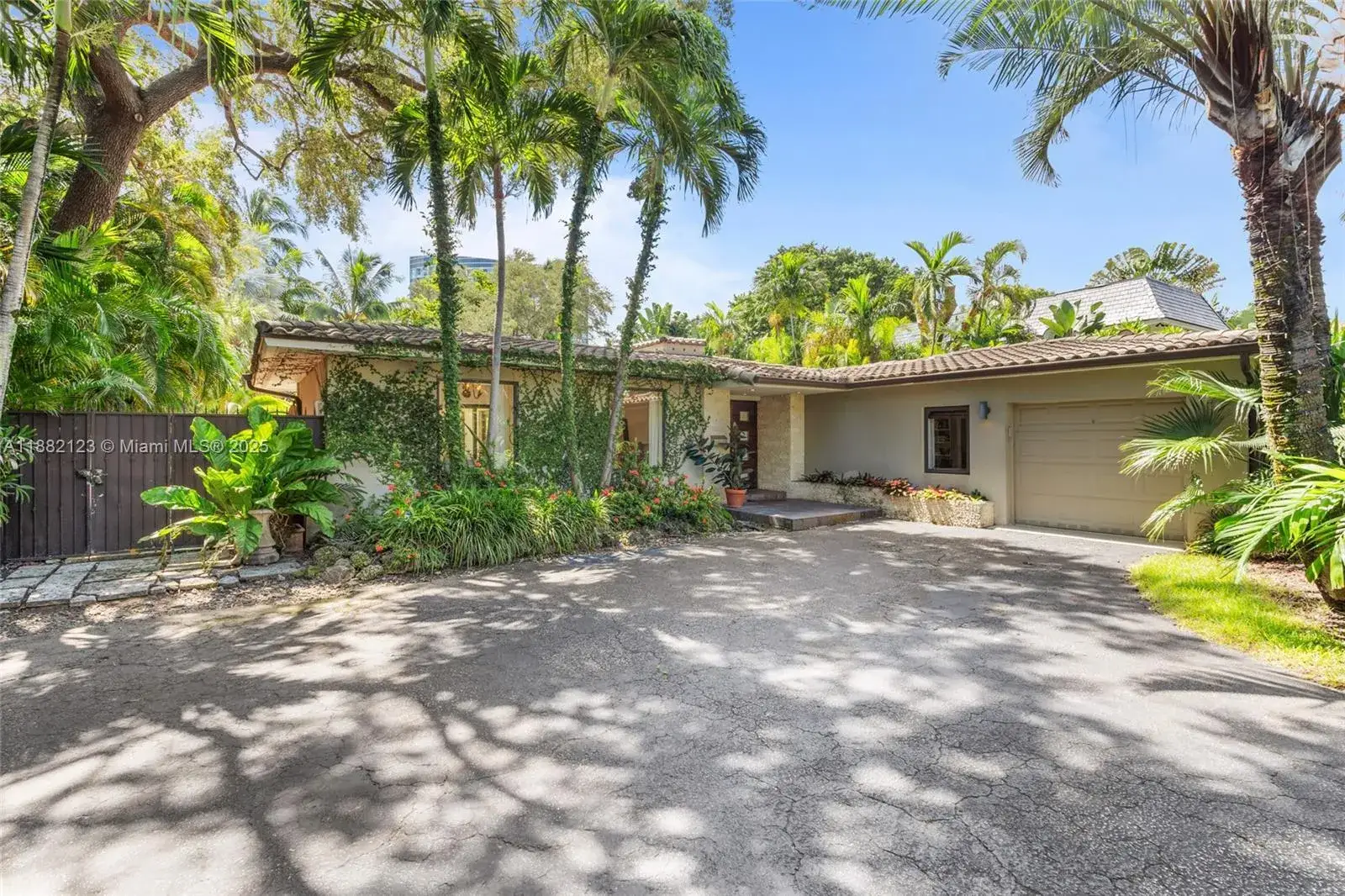4 bedroom 4 bath Residential for sale at 560 Sabal Palm Rd, Miami FL 33137