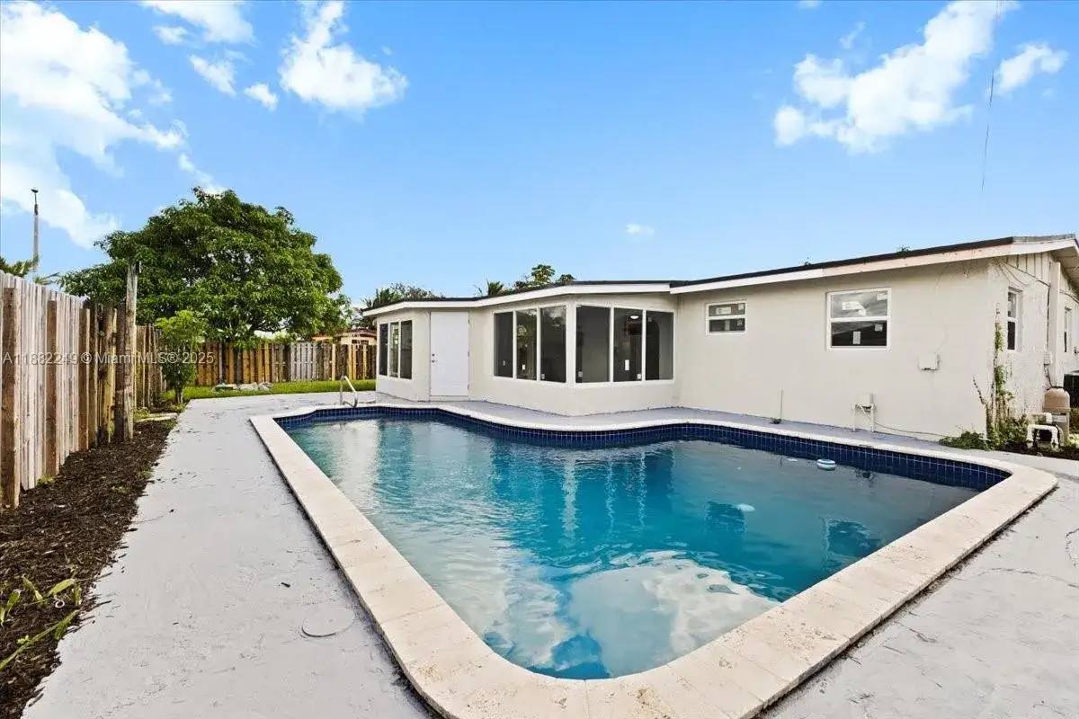 4 bedroom 2 bath Residential for sale at 4131 NW 13th Ave, Oakland Park FL 33309