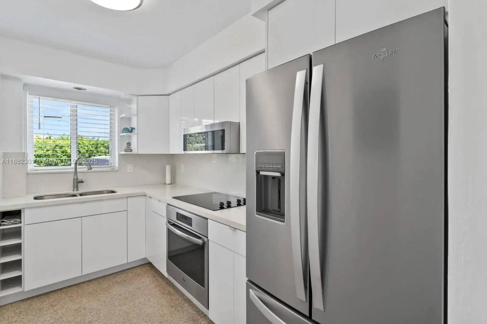 1 bedroom 1 bath Residential for sale at 3201 SE 12th St # A2, Pompano Beach FL 33062