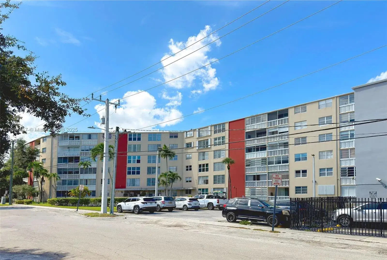 2 bedroom 2 bath Residential for sale at 1475 NE 125th Ter # 408H, North Miami FL 33161