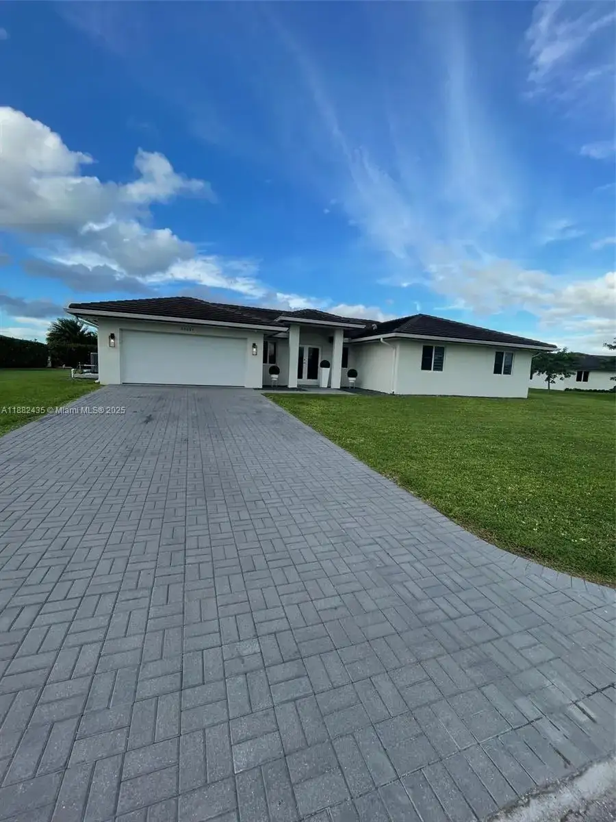 5 bedroom 3 bath Residential for sale at 20605 SW 319th St, Homestead FL 33030