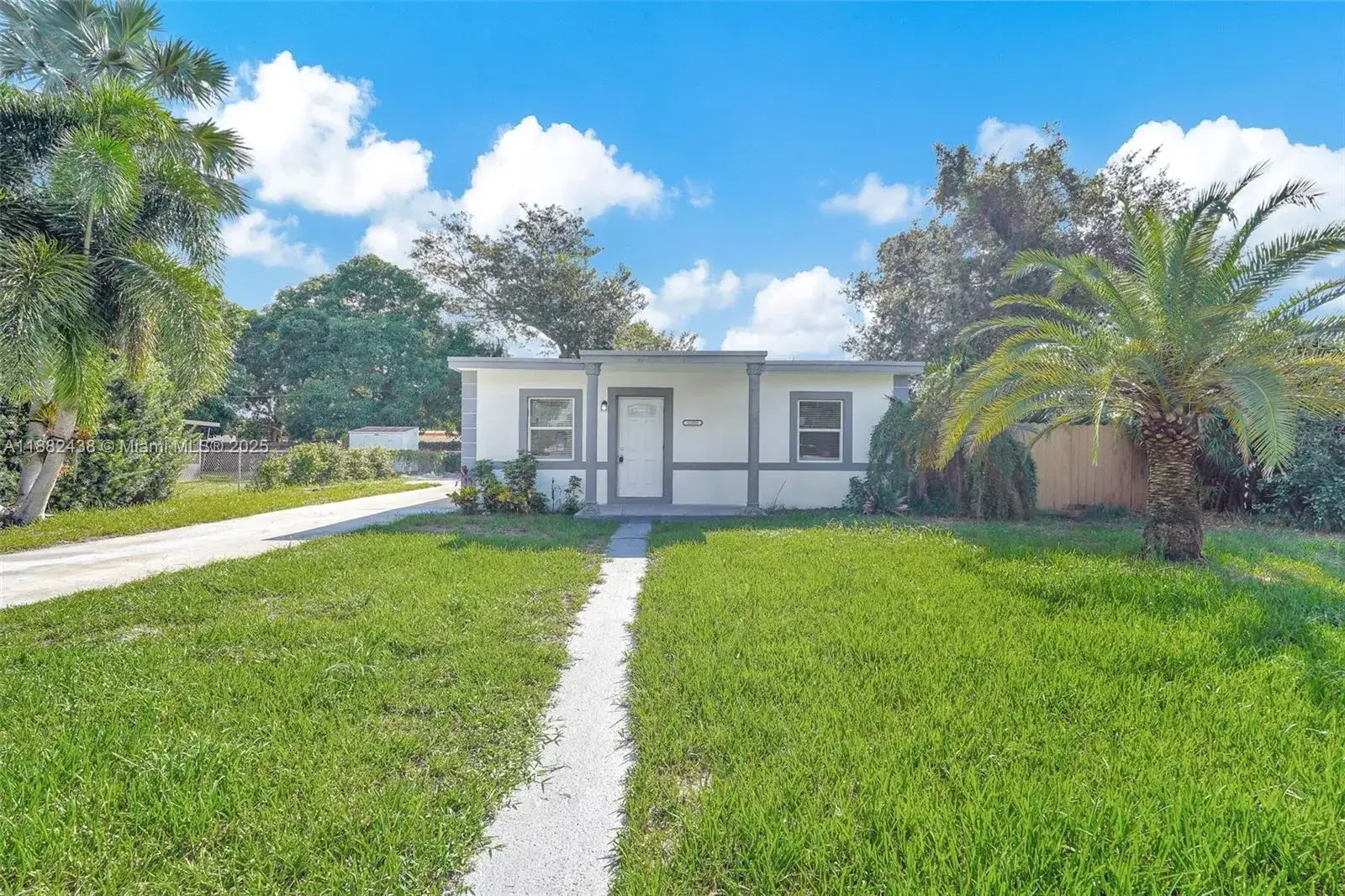 2 bedroom 1 bath Residential for sale at 15955 NW 21st Ave, Miami Gardens FL 33054