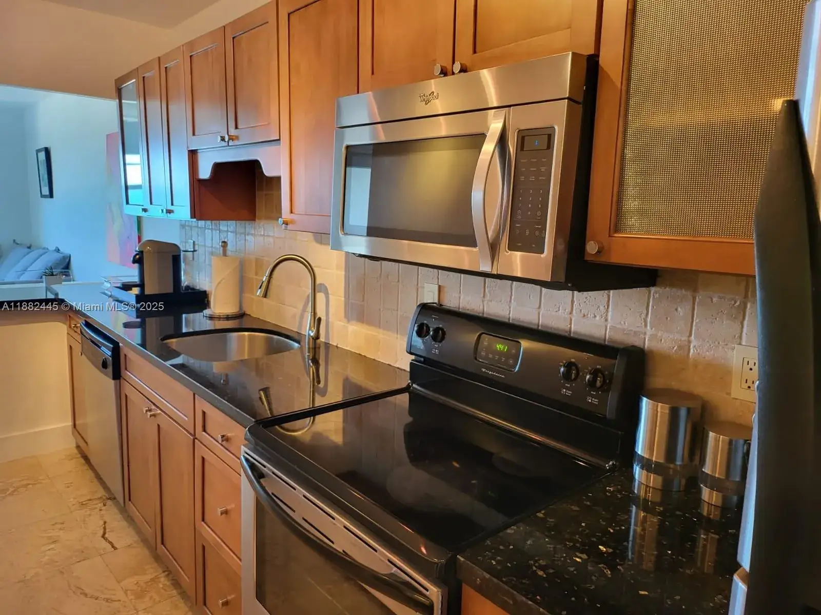 1 bedroom 1 bath Residential for sale at 100 Lincoln Rd # 1238, Miami Beach FL 33139