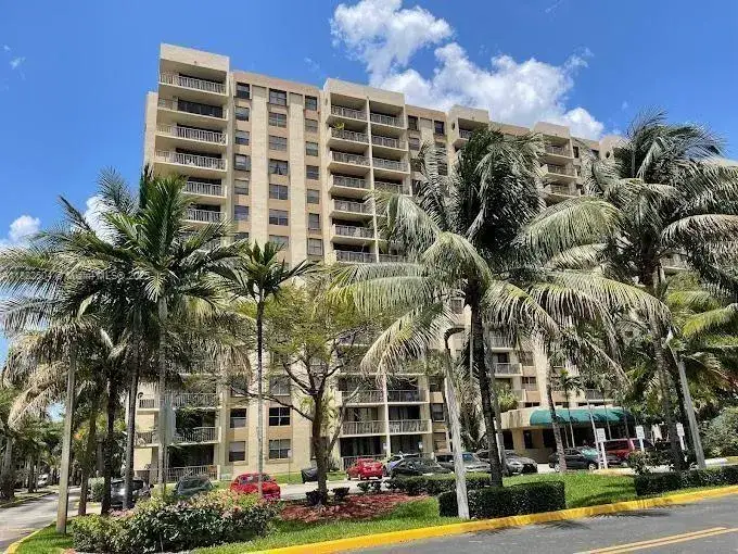 1 bedroom 1 bath Residential for sale at 1470 NE 123rd St # A408, North Miami FL 33161