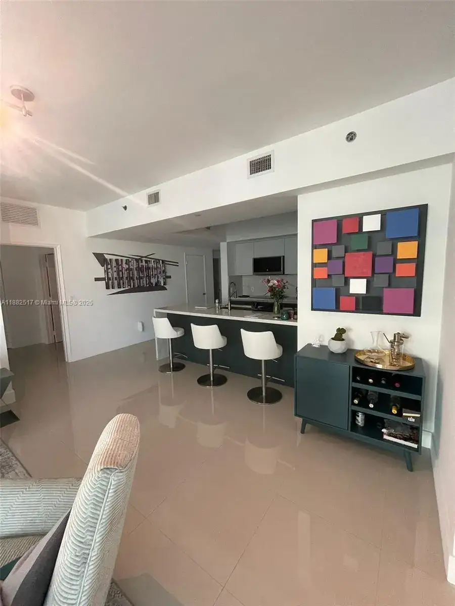 2 bedroom 2 bath Residential for sale at 950 Brickell Bay Dr # 1210, Miami FL 33131