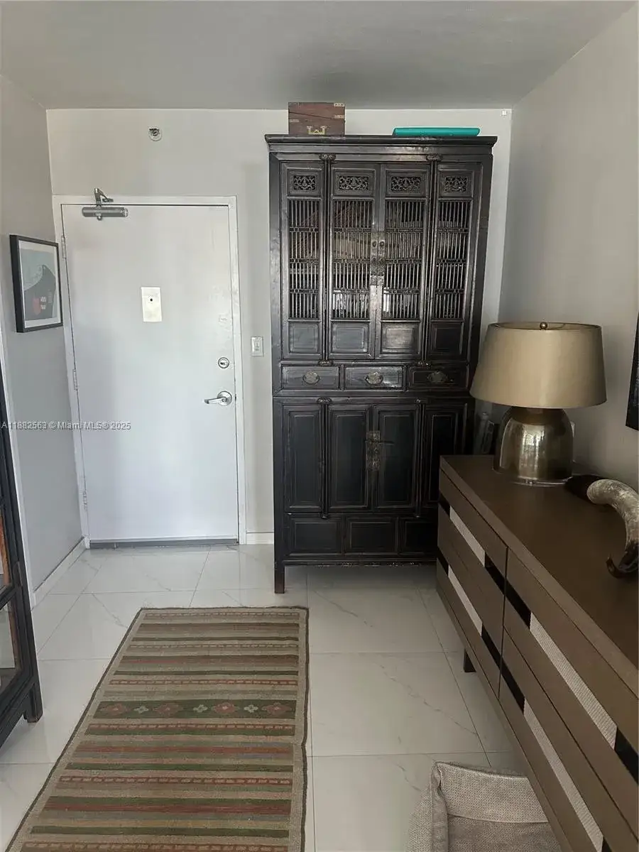 1 bedroom 1 bath Residential Lease for rent at 1200 West Ave # 715, Miami Beach FL 33139