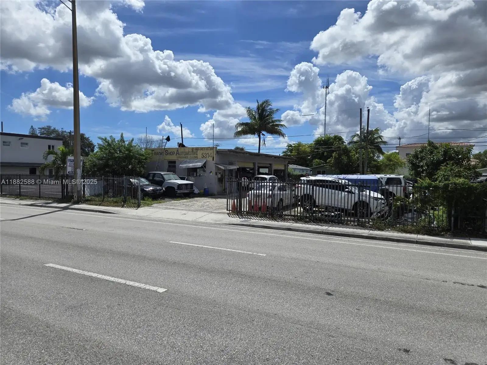 Commercial Sale for sale at 5314 Pembroke Rd, West Park FL 33021