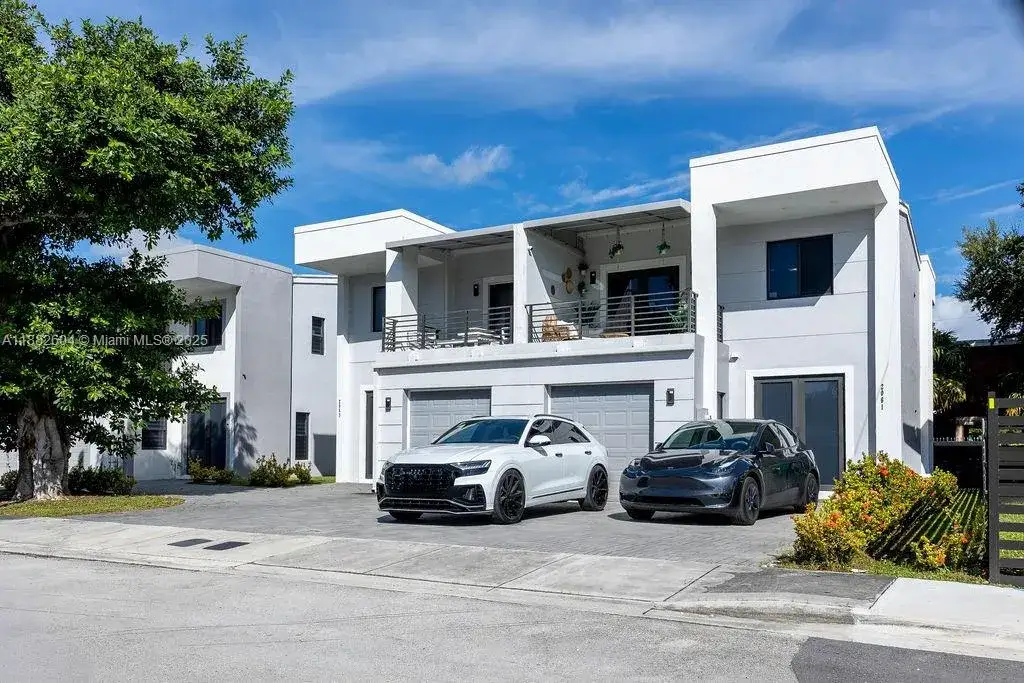 3 bedroom 2 bath Residential for sale at 2061 Washington Ave # 4, Opa-Locka FL 33054