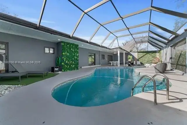 6 bedroom 4 bath Residential for sale at 8365 SW 185th Ter, Cutler Bay FL 33157