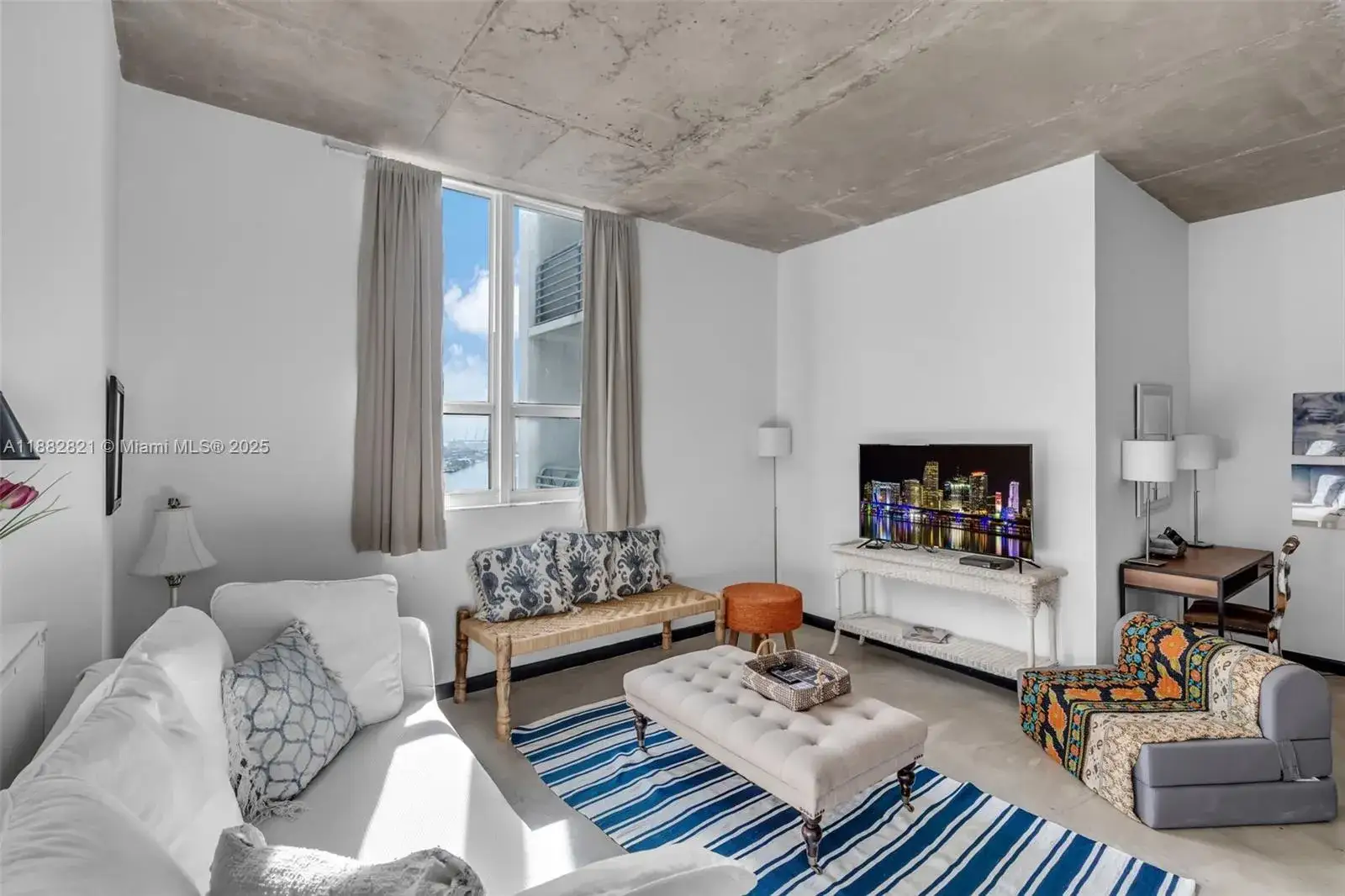 1 bedroom 1 bath Residential for sale at 234 NE 3rd St # 2104, Miami FL 33132