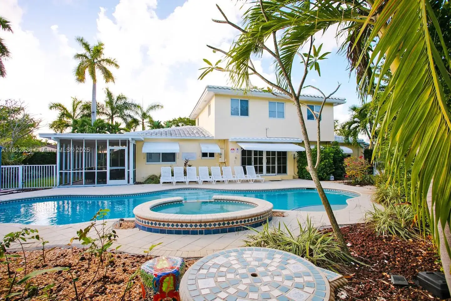 6 bedroom 3 bath Residential for sale at 809 S 17th Ave, Hollywood FL 33020