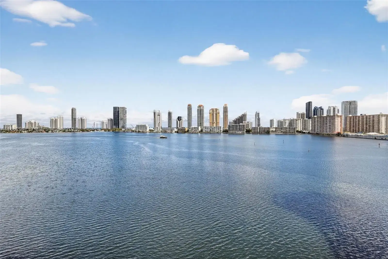 3 bedroom 2 bath Residential for sale at 3000 Island Blvd # 906, Aventura FL 33160