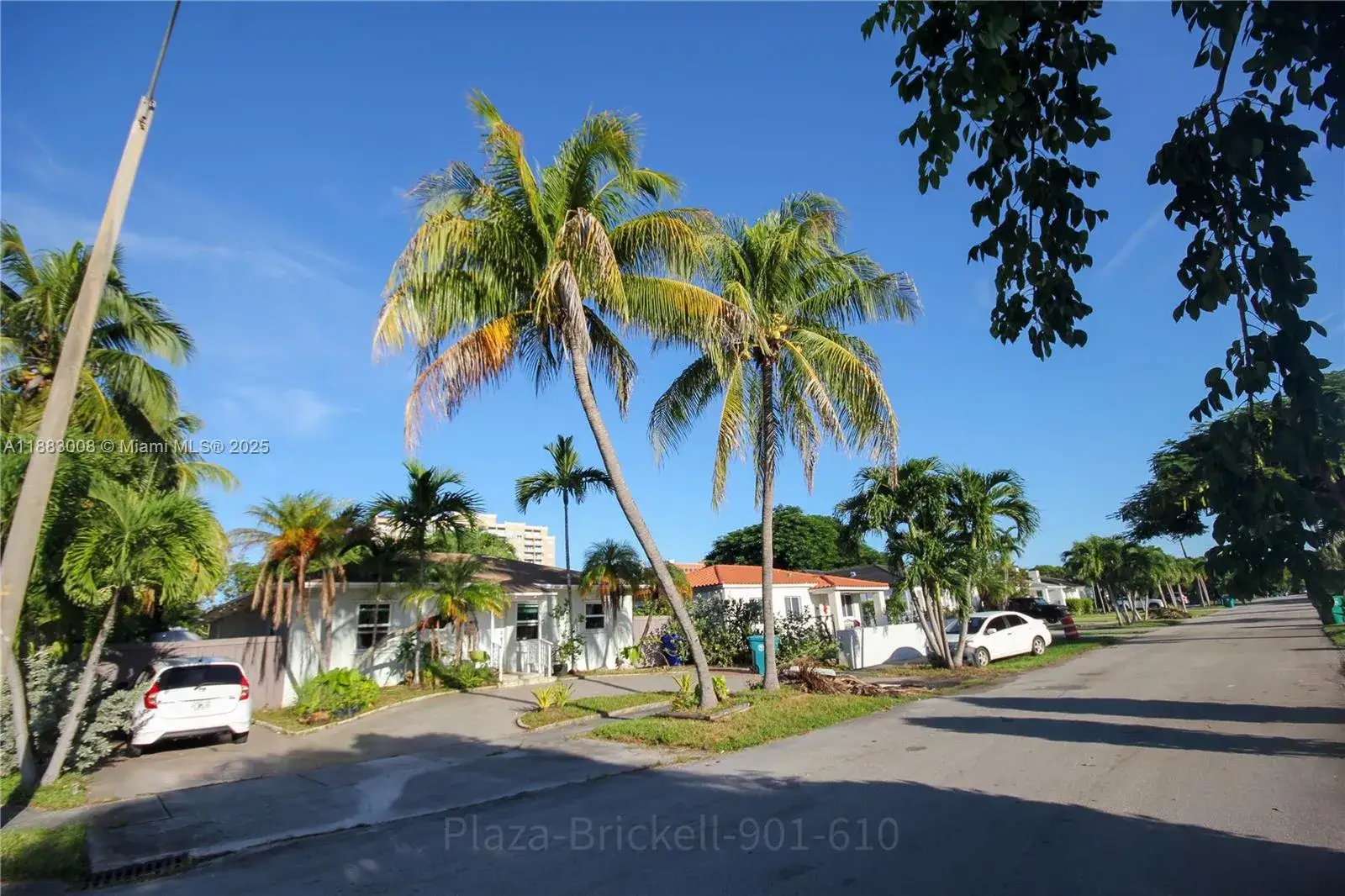 2 bedroom 2 bath Residential for sale at 2754 SW 36th Ave, Miami FL 33133