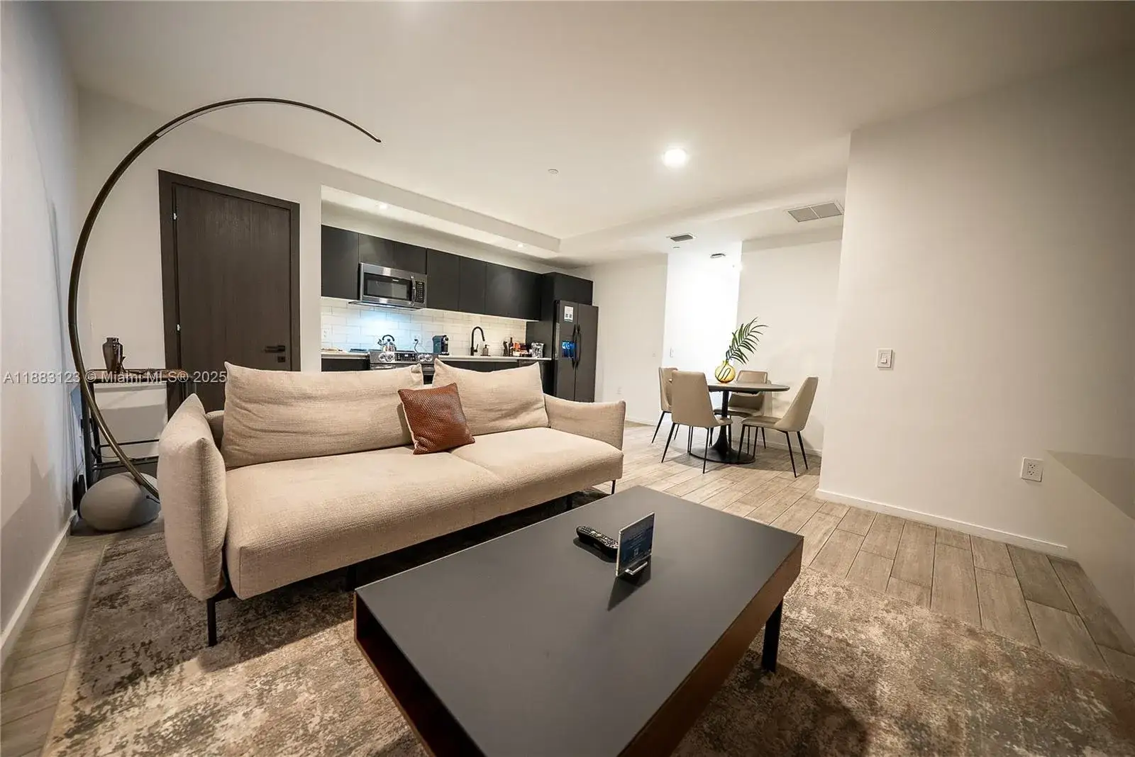 1 bedroom 1 bath Residential for sale at 398 NE 5th St # 1615, Miami FL 33132