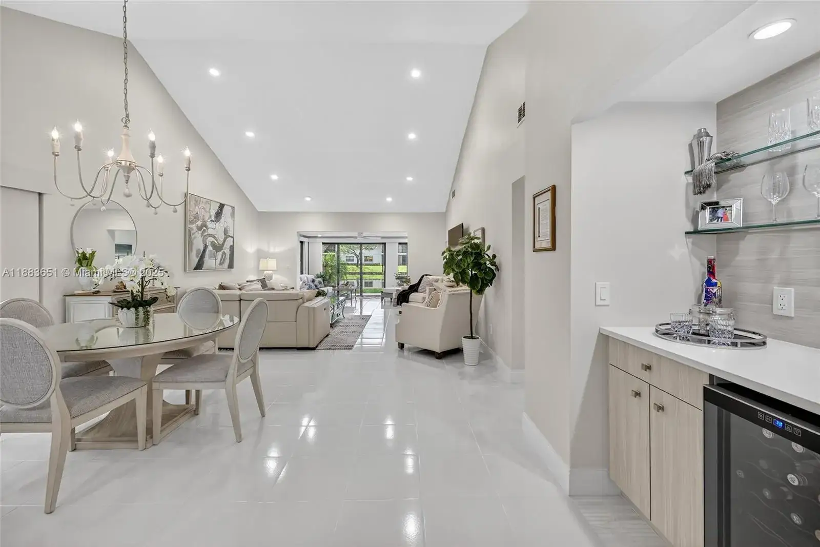 2 bedroom 2 bath Residential for sale at 21695 Arriba Real, Boca Raton FL 33433