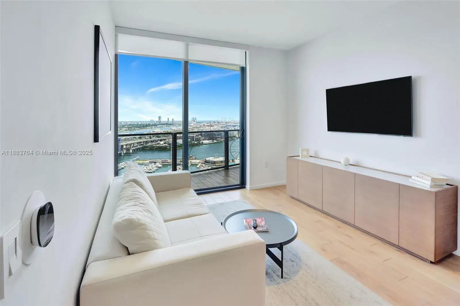 1 bedroom 1 bath Residential for sale at 398 NE 5th St # 2410, Miami FL 33132