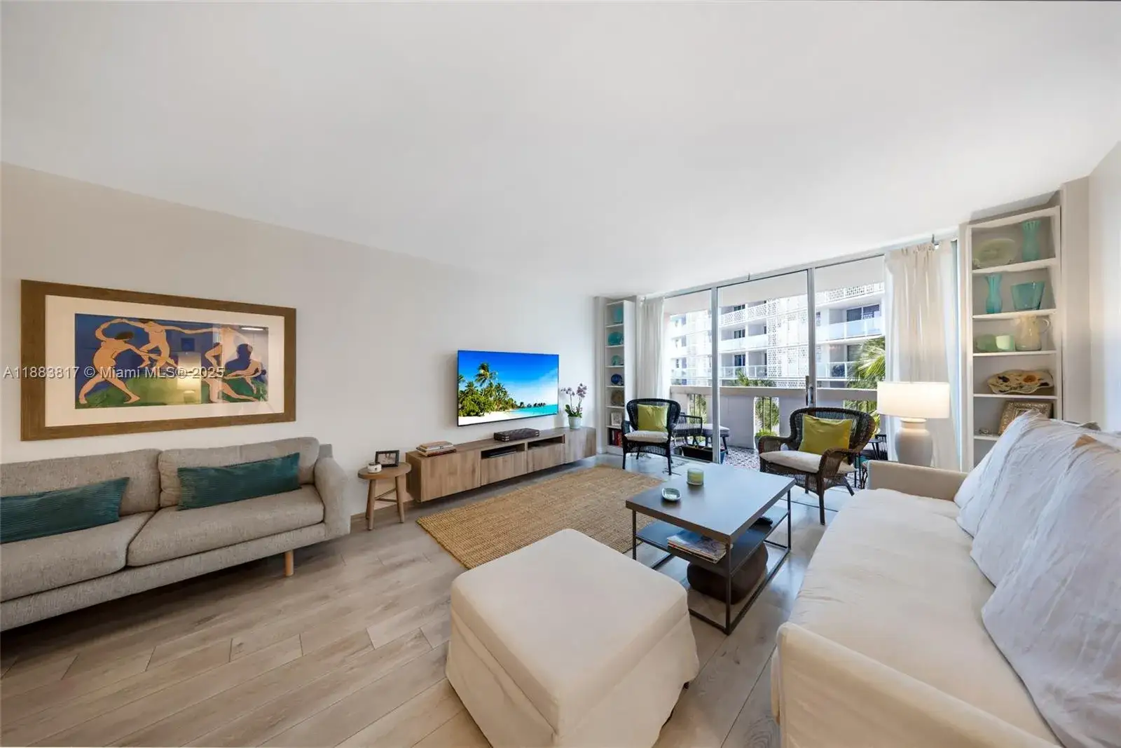 1 bedroom 1 bath Residential for sale at 800 West Ave # 338, Miami Beach FL 33139