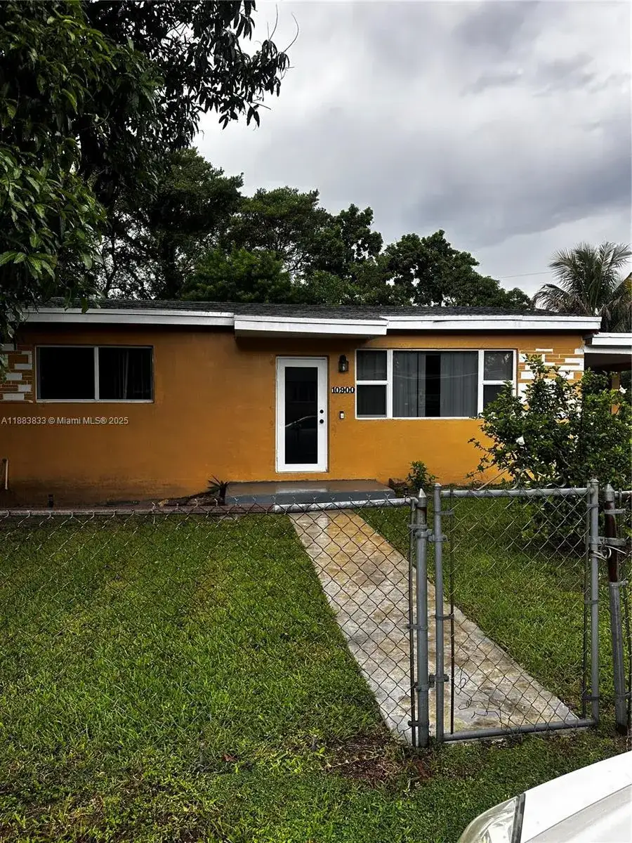 2 bedroom 1 bath Residential for sale at 10900 NW 22nd Ct, Miami FL 33167