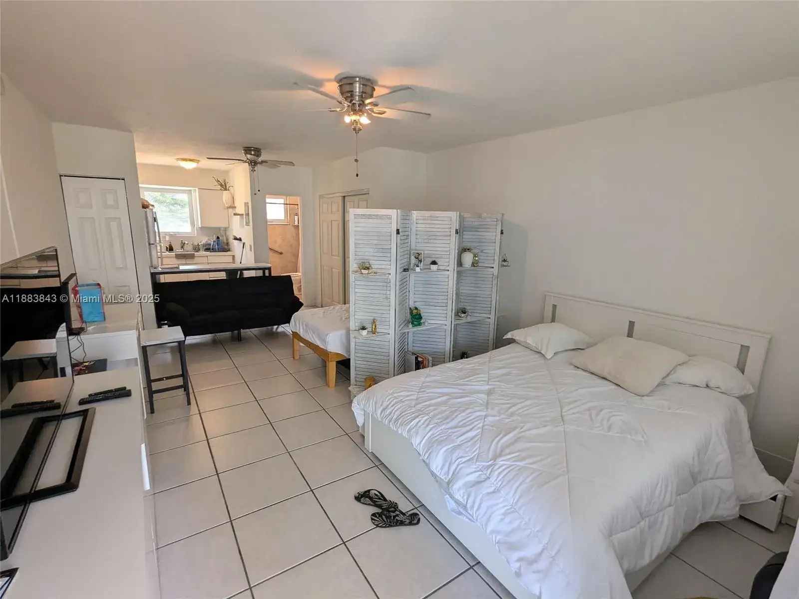 1 bath Residential for sale at 158 Ocean Dr # 406, Miami Beach FL 33139