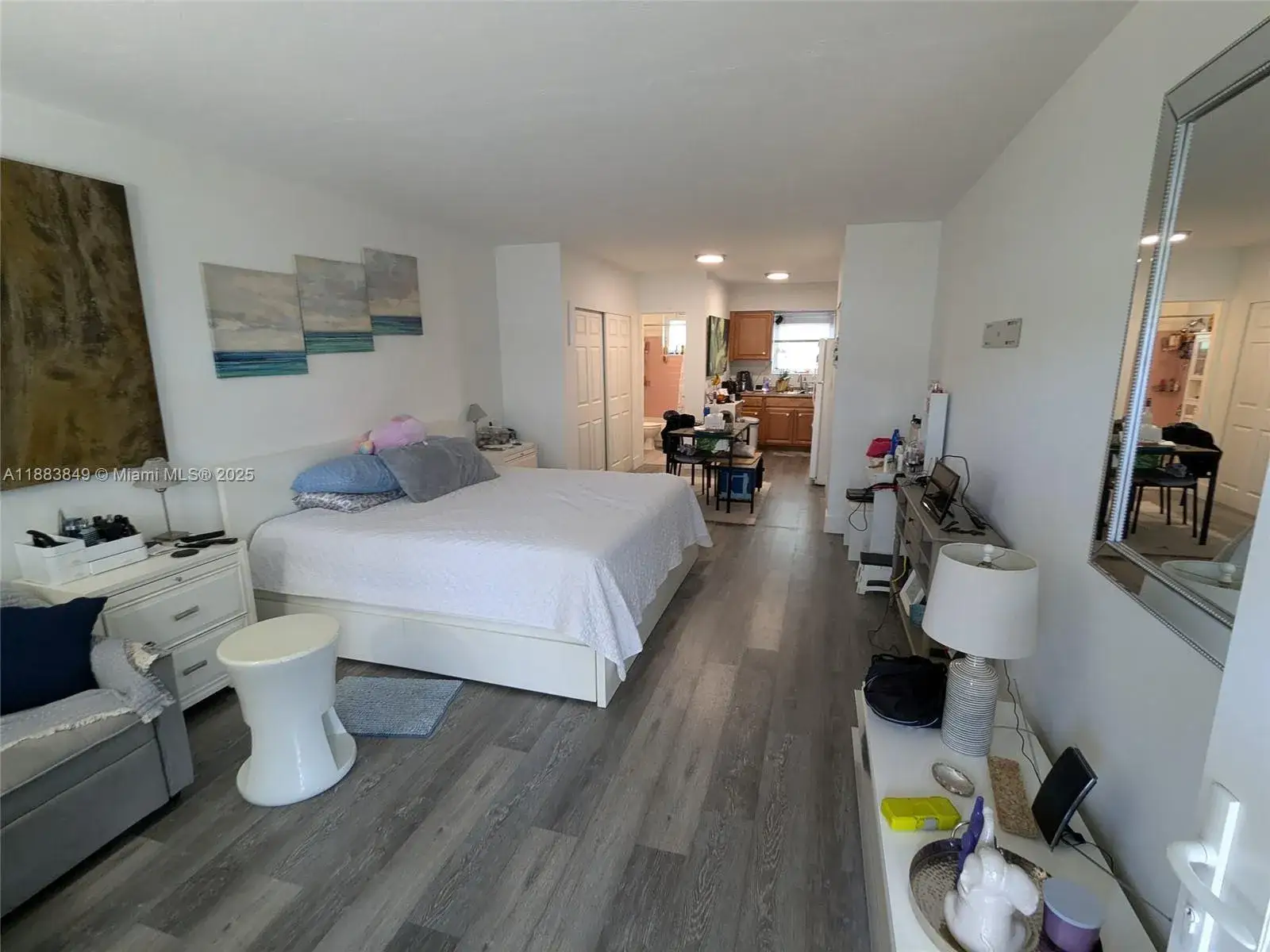 1 bath Residential for sale at 158 Ocean Dr # 203, Miami Beach FL 33139