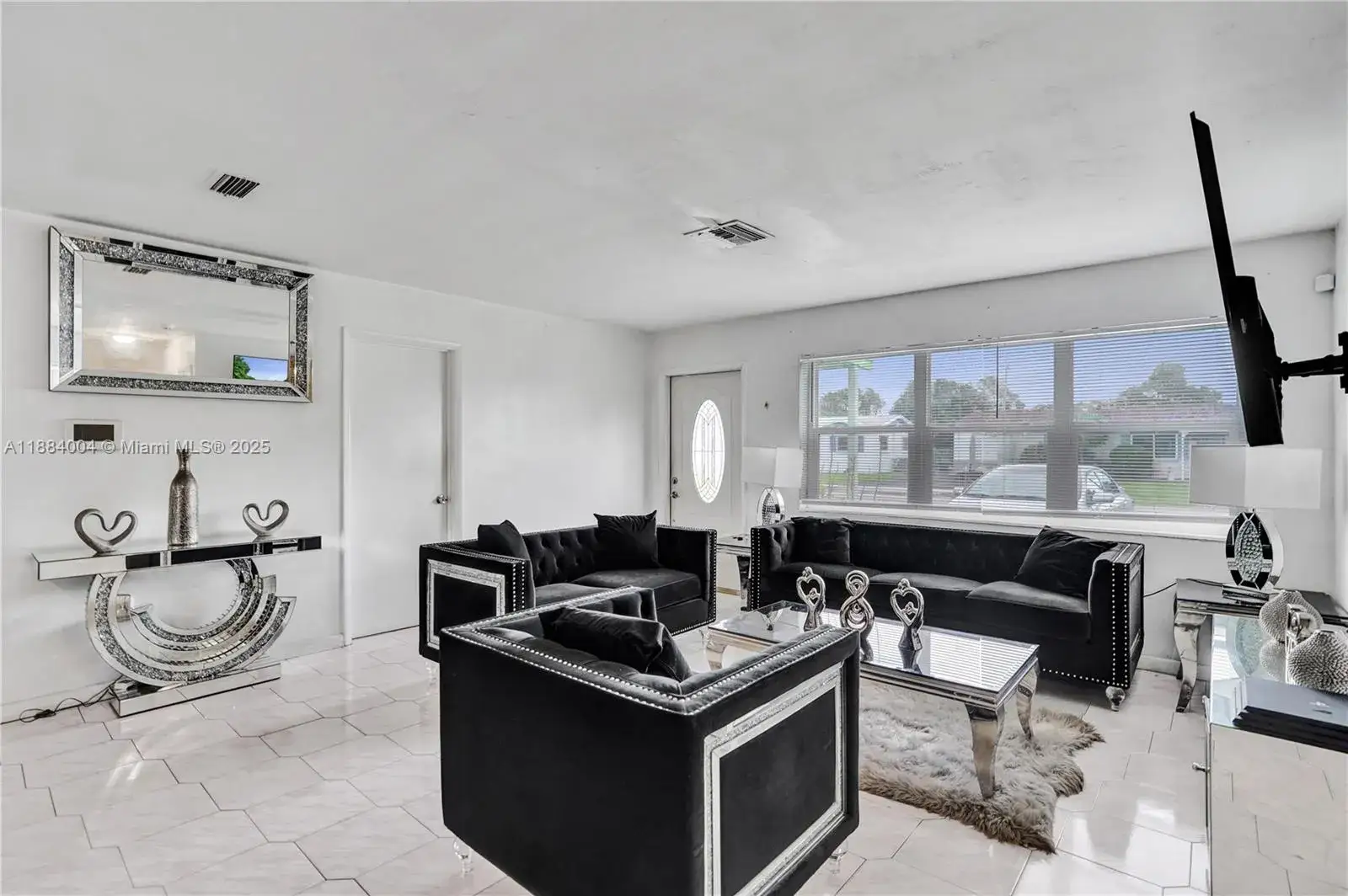 4 bedroom 3 bath Residential for sale at 320 N 71st Ave, Hollywood FL 33024