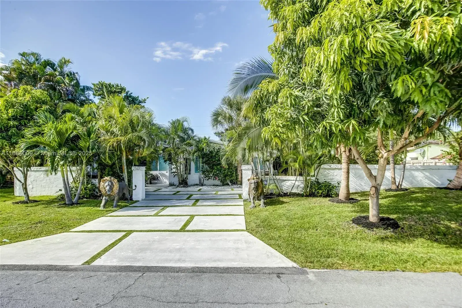 3 bedroom 3 bath Residential Lease for rent at 2601 NE 11th Ct, Fort Lauderdale FL 33304