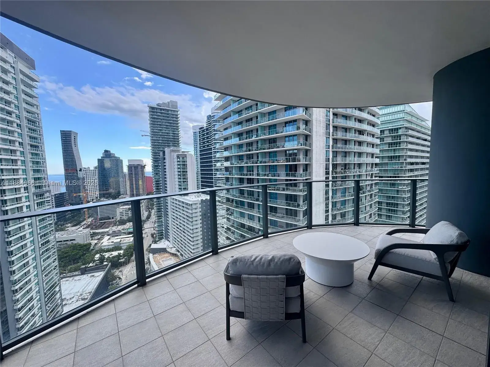 3 bedroom 3 bath Residential for sale at 1000 Brickell Plz # 3302, Miami FL 33131