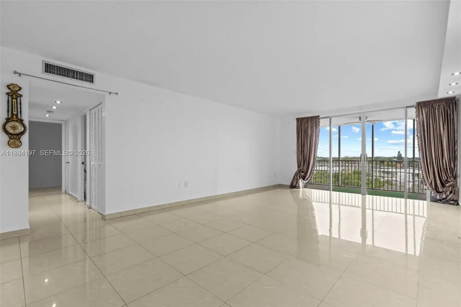 2 bedroom 2 bath Residential for sale at 1750 NE 191st St # 1, Miami FL 33179