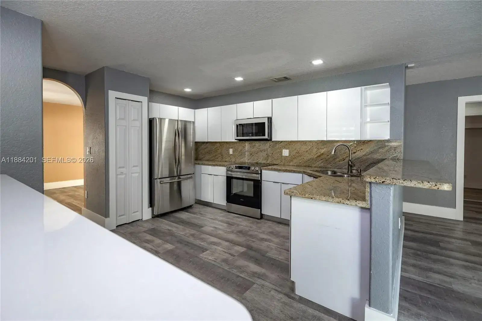 3 bedroom 2 bath Residential for sale at 15981 SW 54th Ter, Miami FL 33185