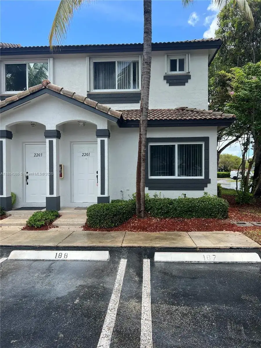 2 bedroom 2 bath Residential for sale at 2201 SE 24th Pl # 2201, Homestead FL 33035