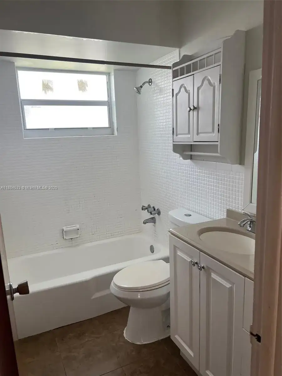 1 bedroom 1 bath Residential Lease for rent at 4841 SW 45th Ave # 2, Hollywood FL 33314
