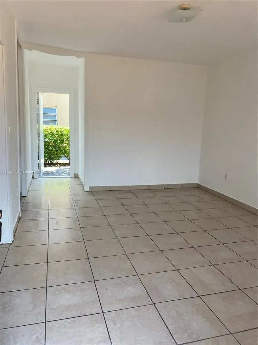 1 bedroom 1 bath Residential Lease for rent at 100 NW 16th Ave # 3, Miami FL 33125