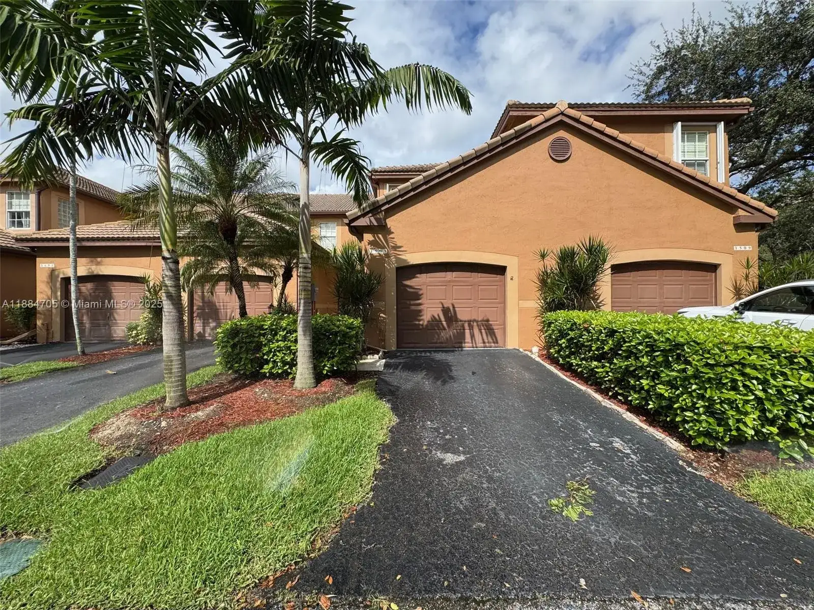3 bedroom 2 bath Residential Lease for rent at 1503 Veracruz Ln, Weston FL 33327