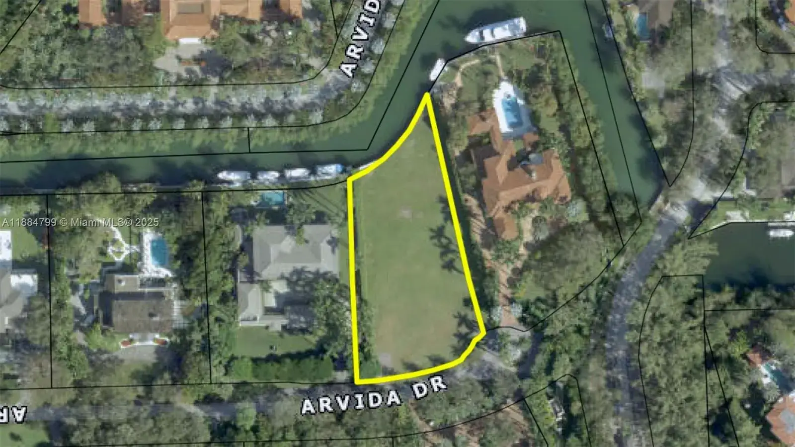 8 bedroom 8 bath Residential for sale at 9175 Arvida Dr, Coral Gables FL 33156